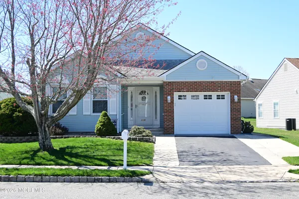 $395,000 | 106 Chesterfield Lane, Toms River, NJ 08757