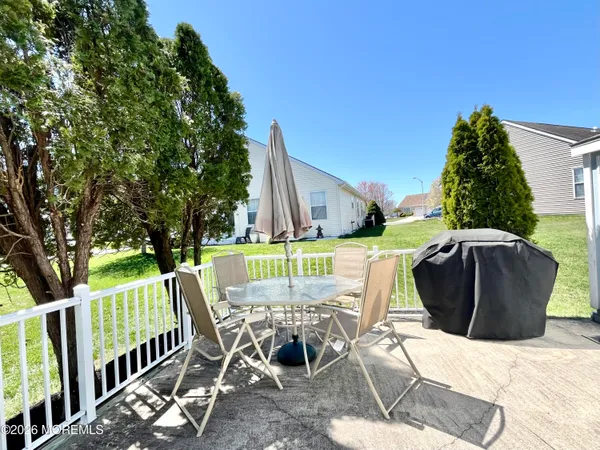 $395,000 | 106 Chesterfield Lane, Toms River, NJ 08757