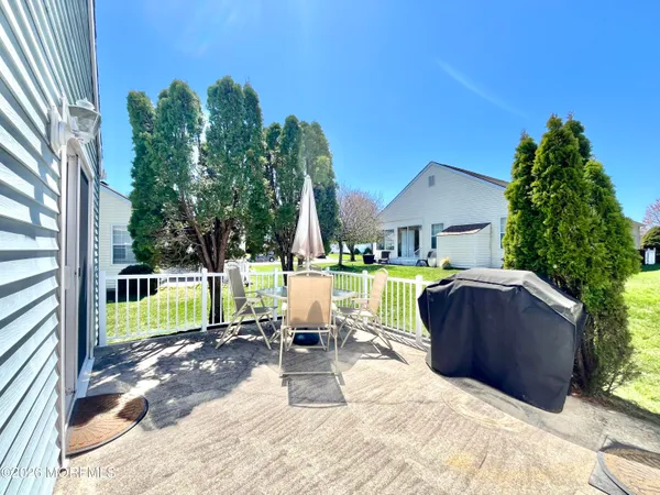 $395,000 | 106 Chesterfield Lane, Toms River, NJ 08757