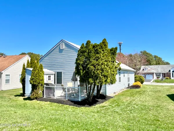 $395,000 | 106 Chesterfield Lane, Toms River, NJ 08757