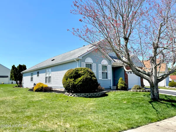 $395,000 | 106 Chesterfield Lane, Toms River, NJ 08757