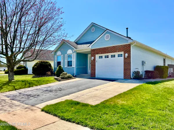 $395,000 | 106 Chesterfield Lane, Toms River, NJ 08757