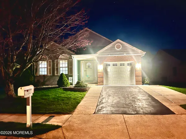 $395,000 | 106 Chesterfield Lane, Toms River, NJ 08757