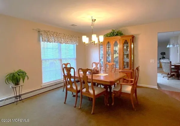 $395,000 | 106 Chesterfield Lane, Toms River, NJ 08757