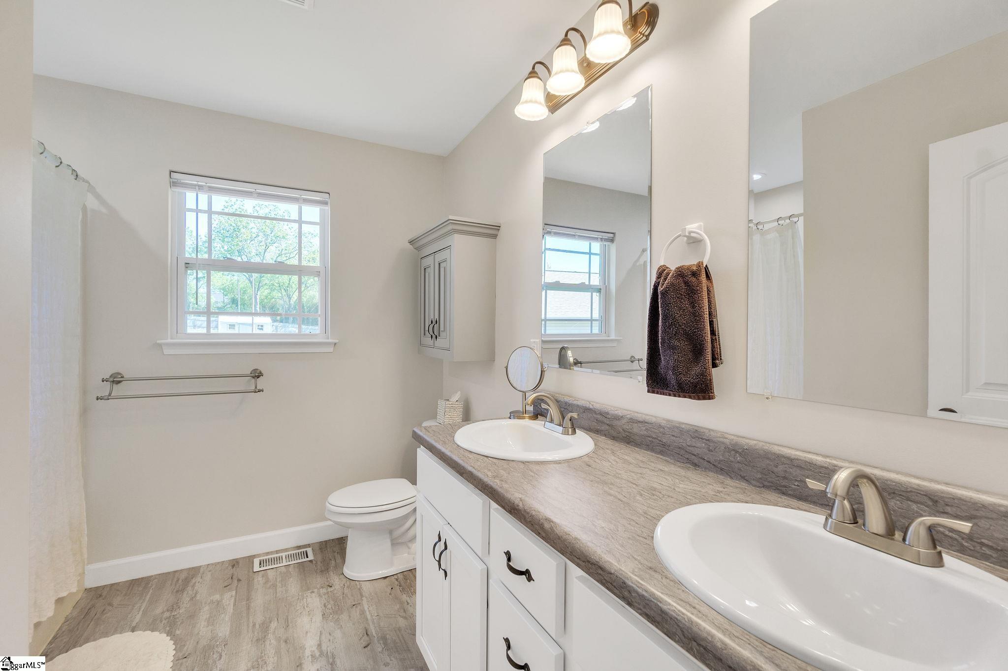 128 Spring Street Greer, SC 29650 - Photo 16 of 31 Gallery Image 16