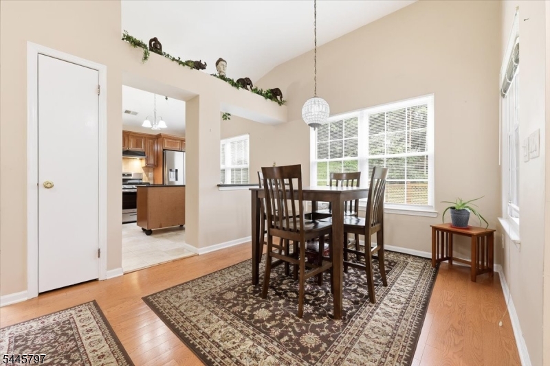 246 Long Meadow Road Bedminster, NJ 07921 - Photo 6 of 36