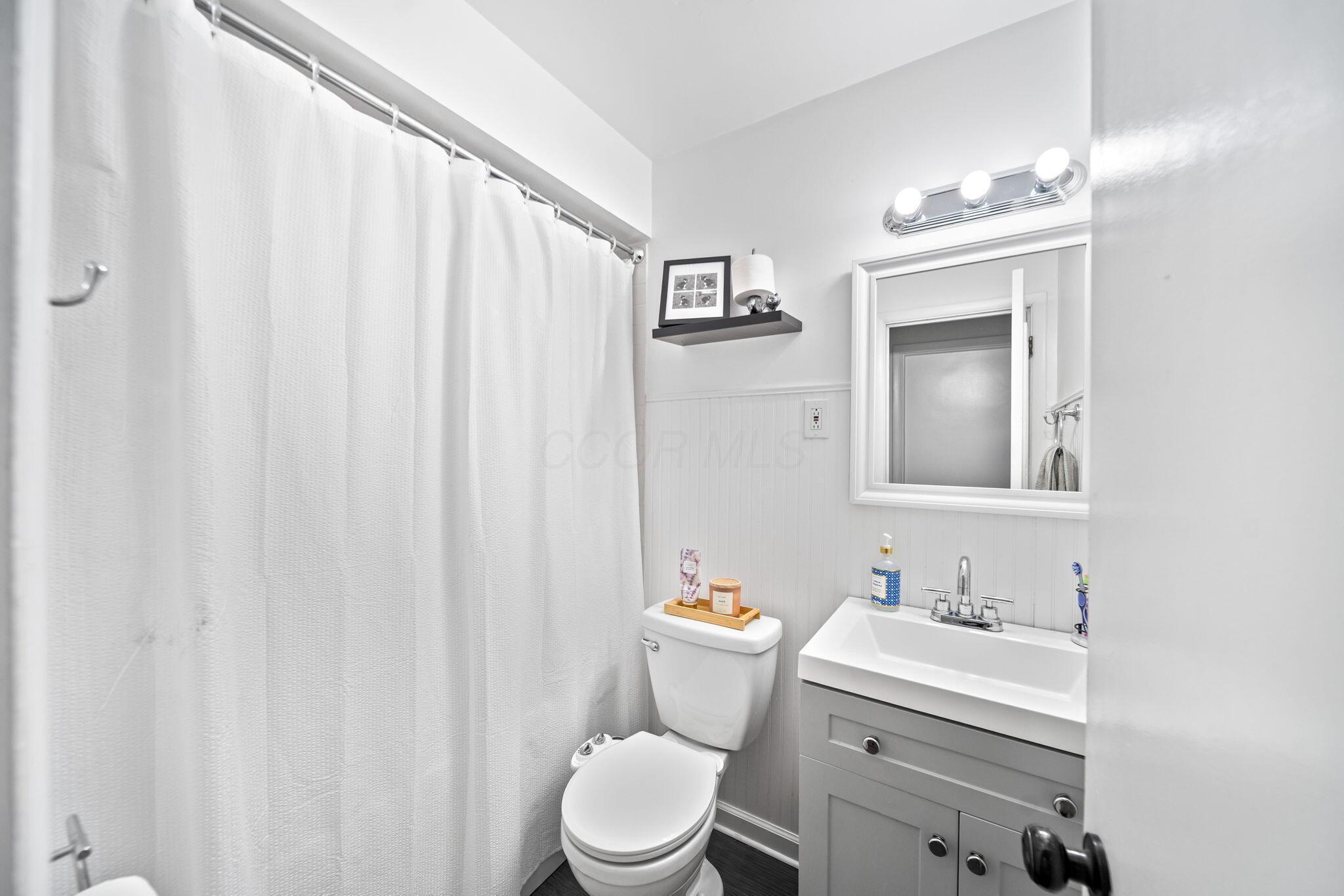 3227 Minerva Lake Road Columbus, OH 43231 - Photo 52 of 77 56-web-or-mls-DSC00030-2