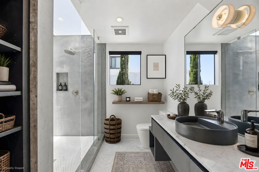 29221 Heathercliff Road, Unit 9 Malibu, CA 90265 - Photo 11 of 35