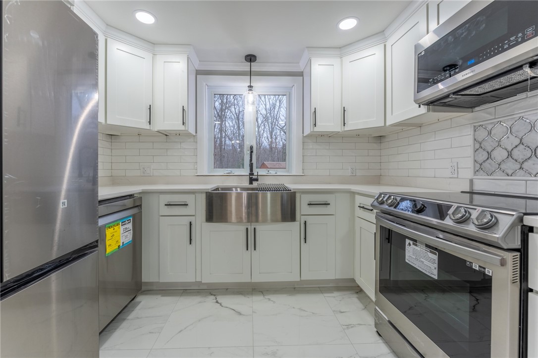 81 Whipple Road Smithfield, RI 02917 - Photo 19 of 47