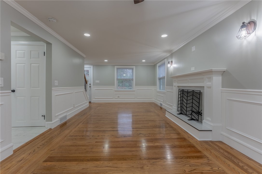 81 Whipple Road Smithfield, RI 02917 - Photo 9 of 47