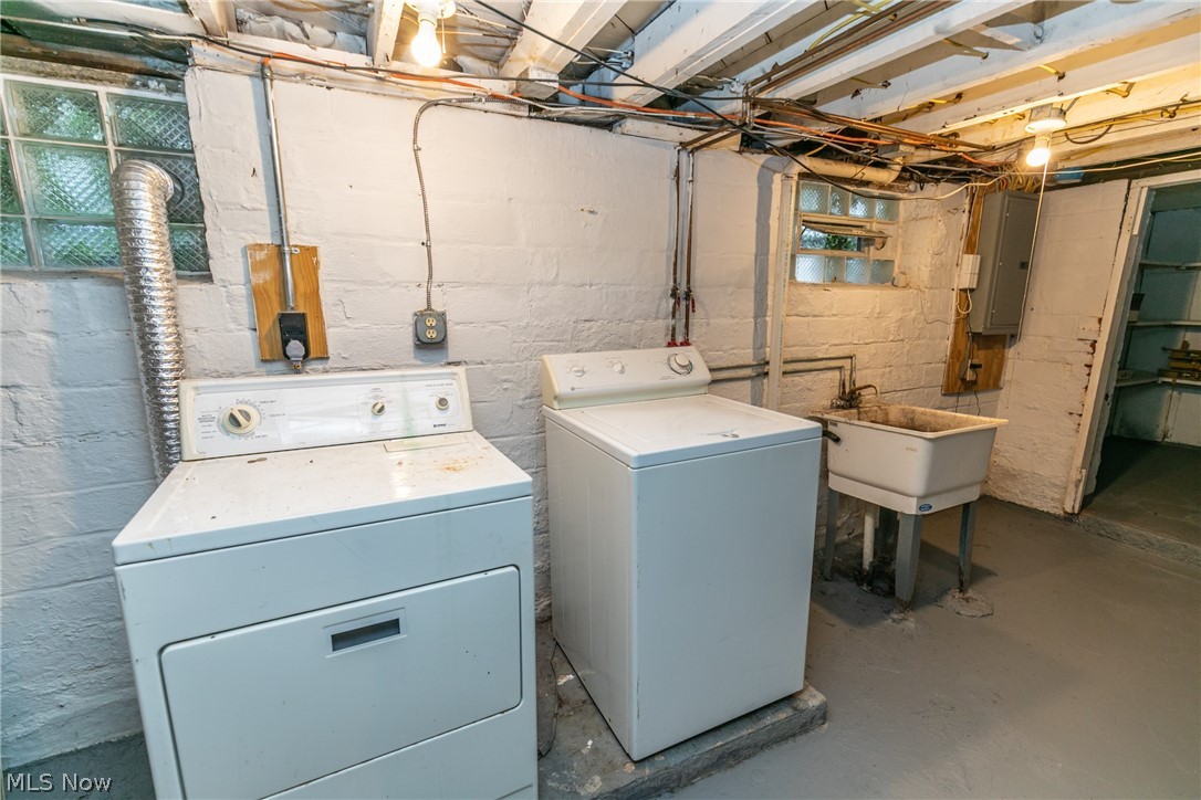 3252 Tullamore Road Cleveland, OH 44118 - Photo 31 of 35 Gallery Image 31
