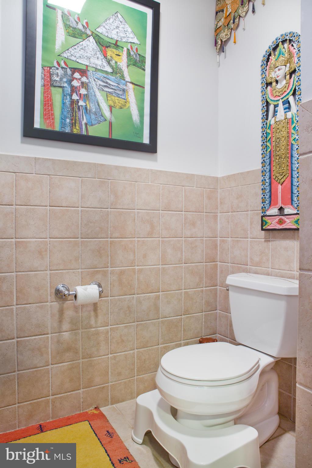 27 Alder Road Annapolis, MD 21403 - Photo 9 of 26 Main Floor Bath