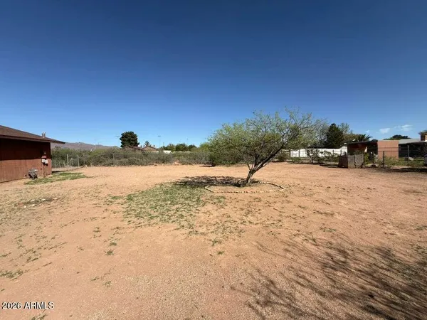 $1,200 | 3105 East 14th Street, Douglas, AZ 85607