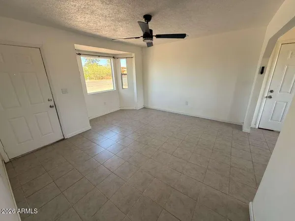 $1,200 | 3105 East 14th Street, Douglas, AZ 85607