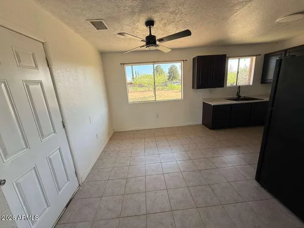 $1,200 | 3105 East 14th Street, Douglas, AZ 85607