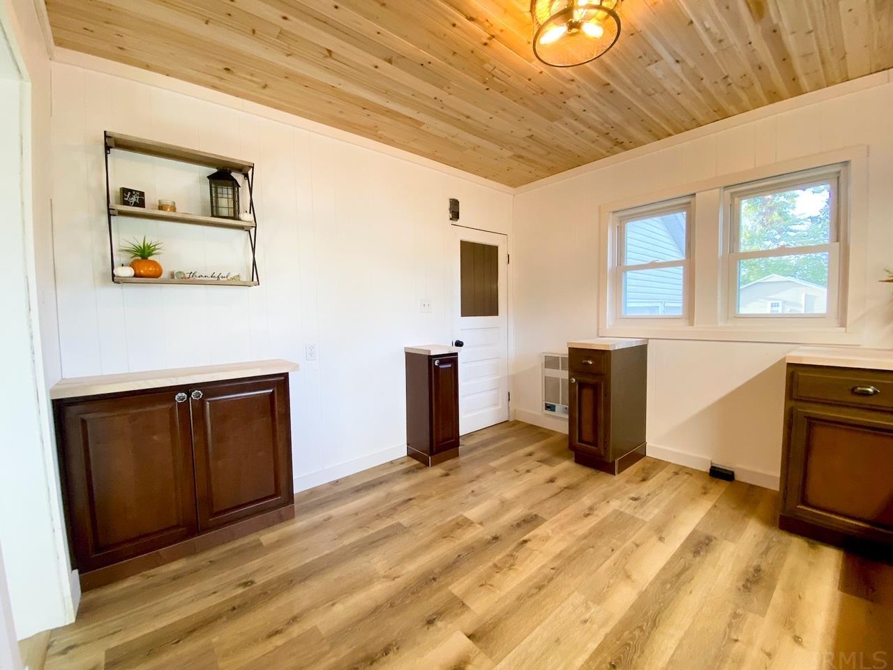 112 South Federal Avenue Butler, IN 46721 - Photo 4 of 13