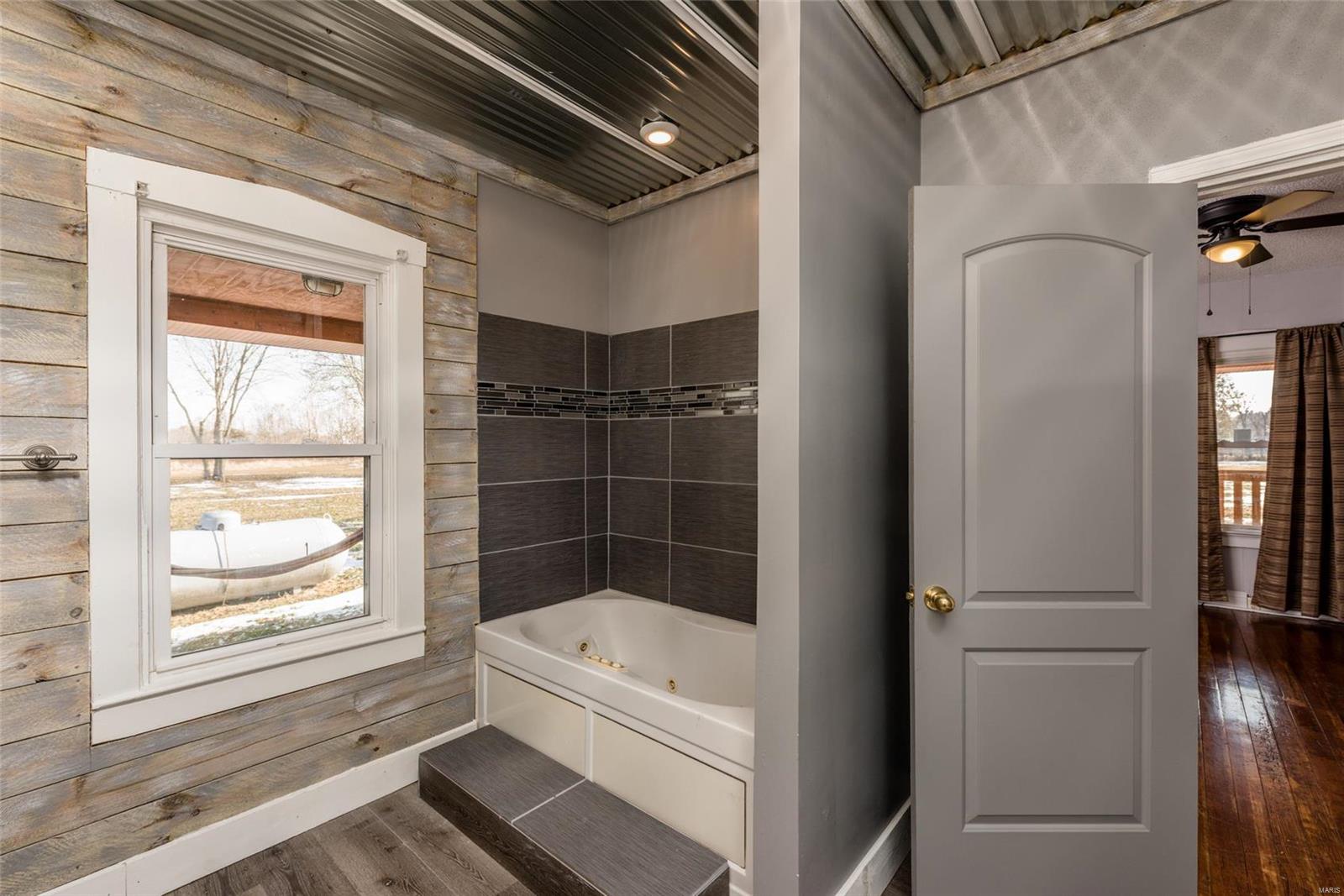 9689 Conrad Road Alhambra, IL 62001 - Photo 45 of 58