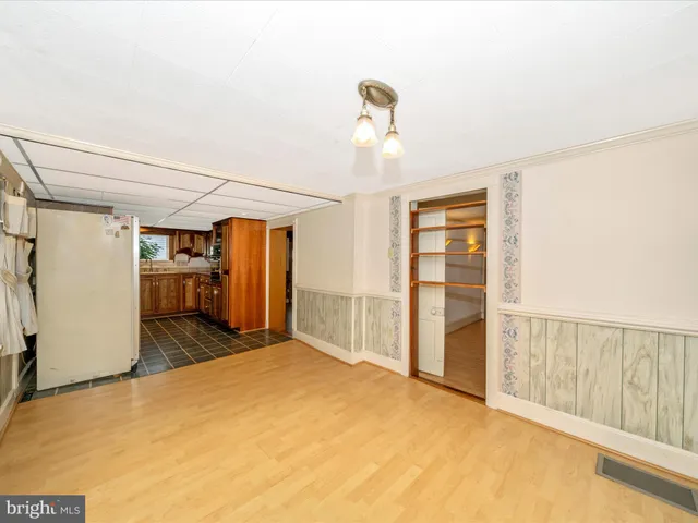 a view of a room with a garage