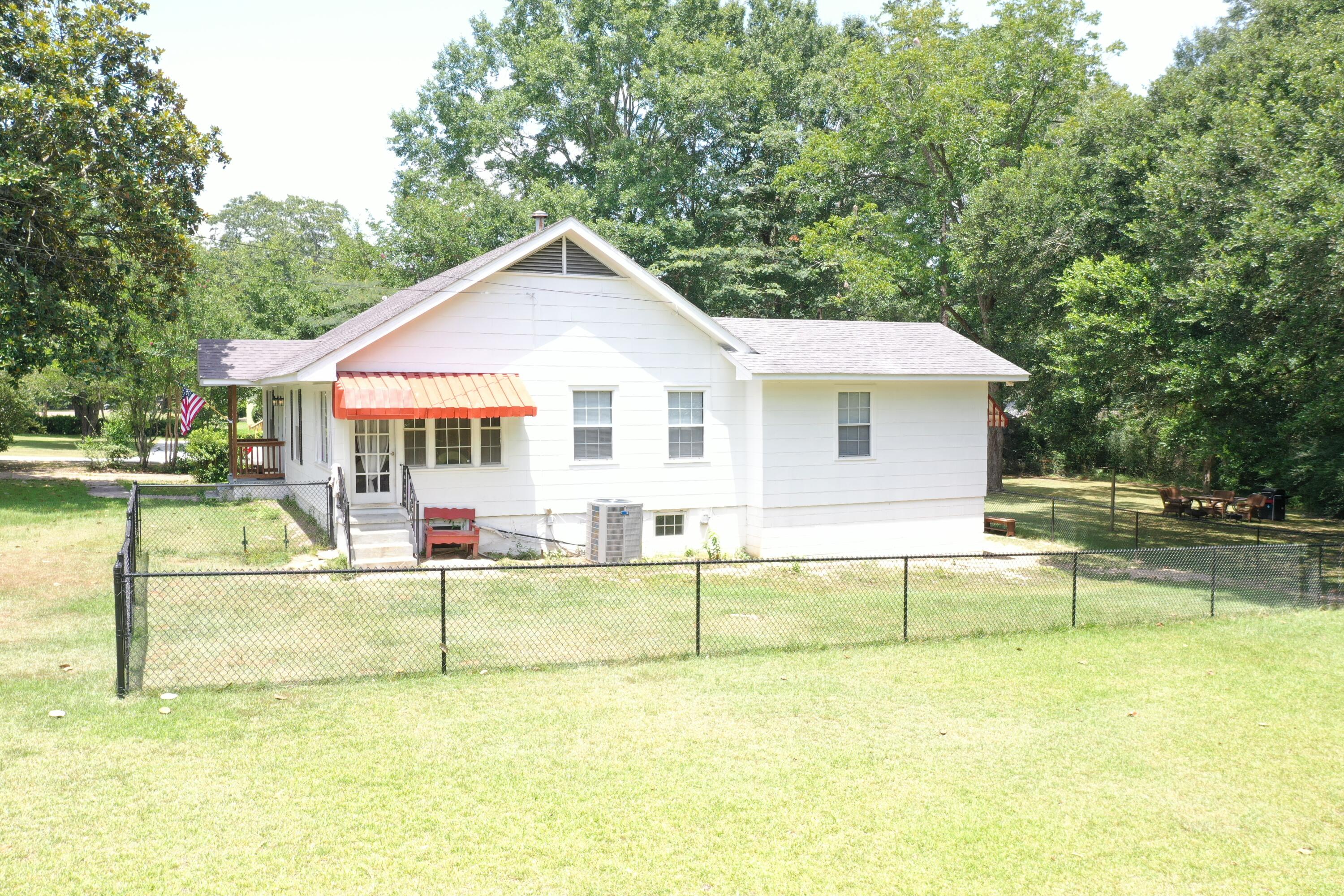 1727 Old Bay Springs Road Laurel, MS 39440 - Photo 2 of 17 Gallery Image 2