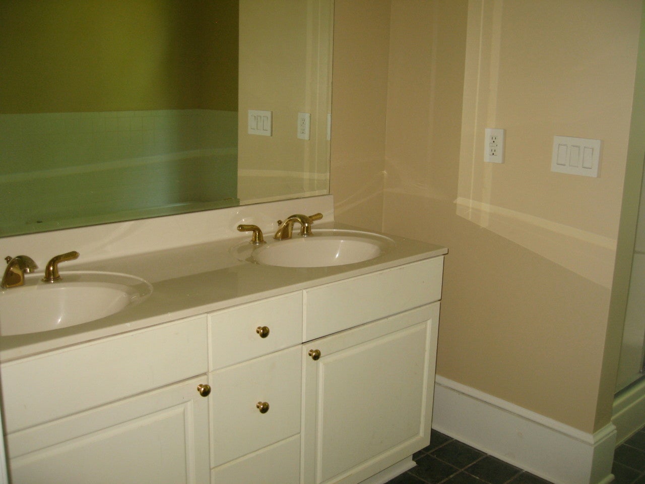 15 Deerfield Road Caldwell, WV 24925 - Photo 9 of 20 Master bath
