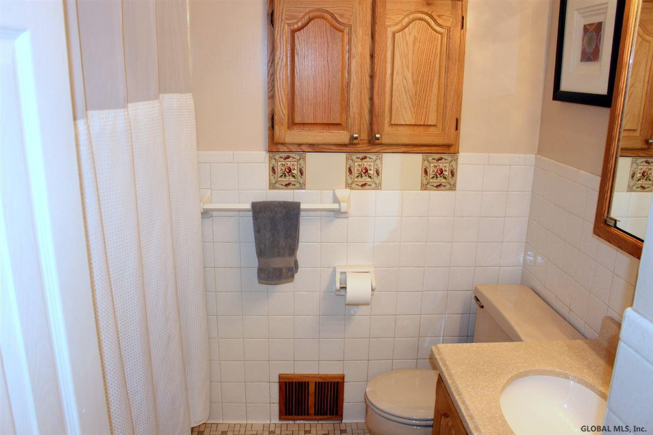 139 Putnam Road Rotterdam, NY 12306 - Photo 12 of 25 Photo 12