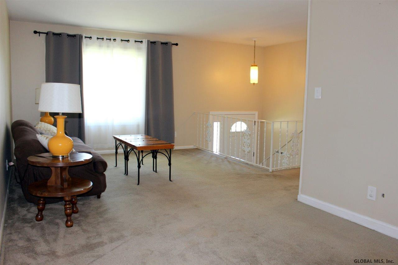 139 Putnam Road Rotterdam, NY 12306 - Photo 3 of 25 Photo 3