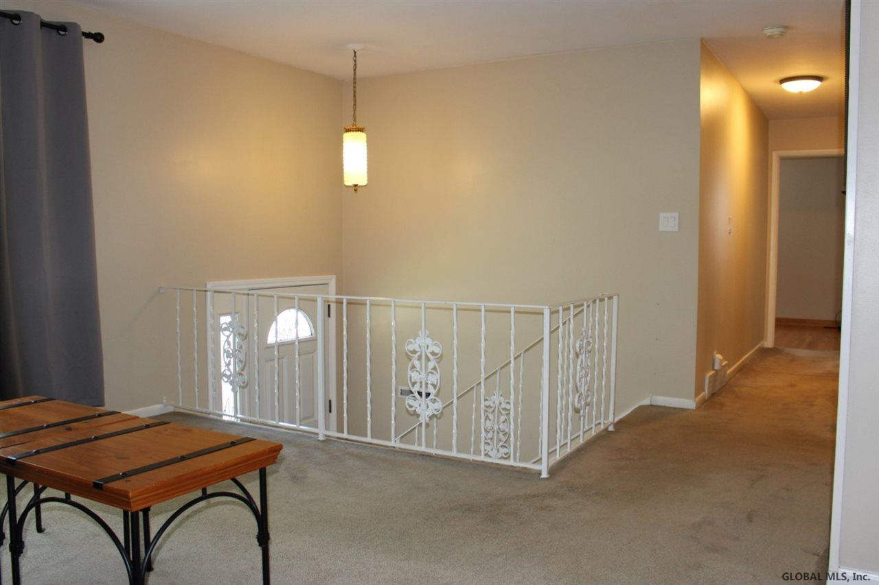 139 Putnam Road Rotterdam, NY 12306 - Photo 4 of 25 Photo 4