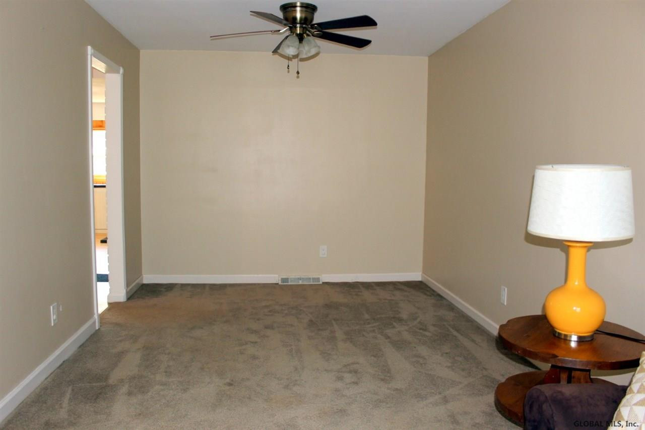 139 Putnam Road Rotterdam, NY 12306 - Photo 5 of 25 Photo 5