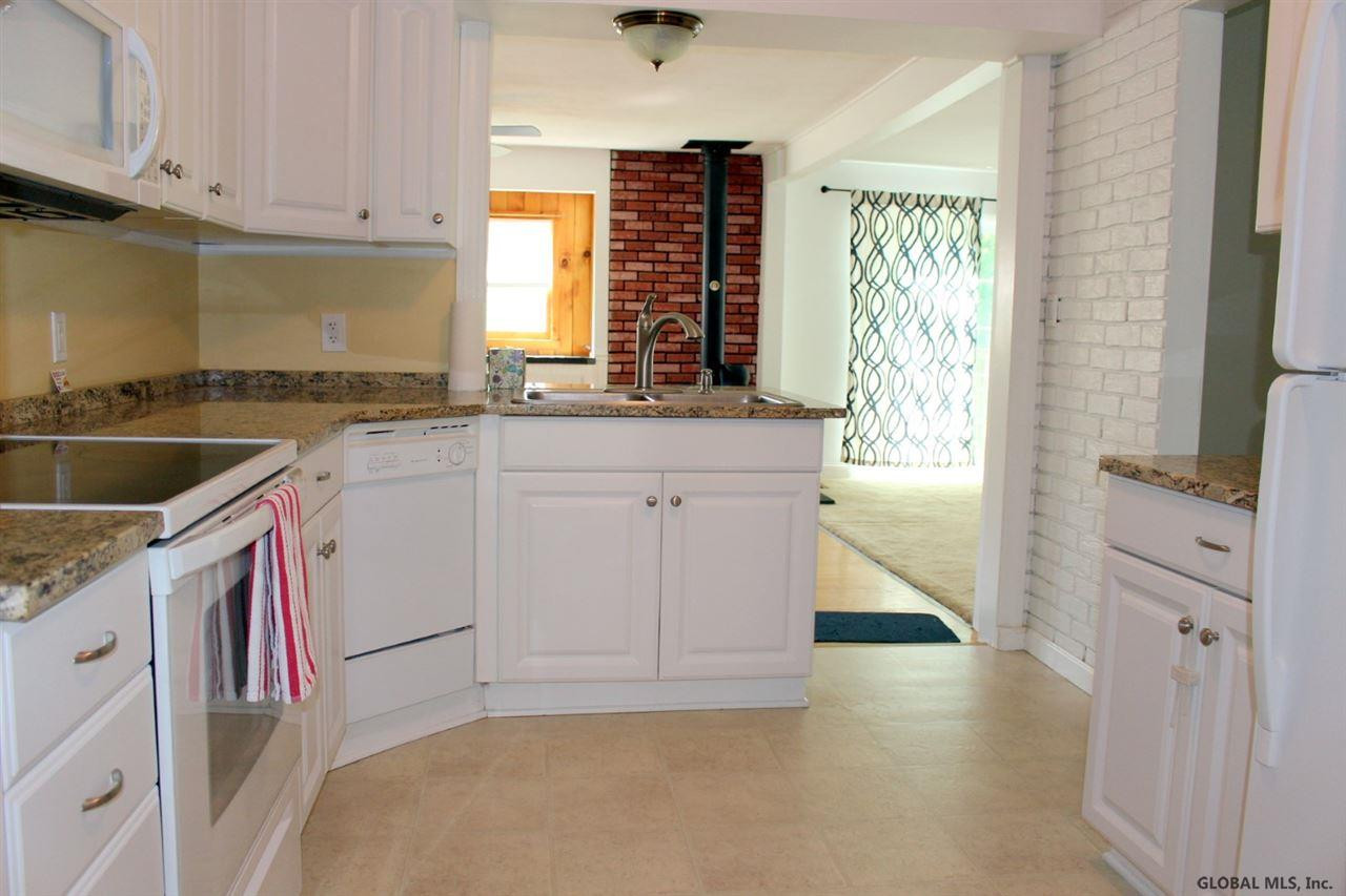 139 Putnam Road Rotterdam, NY 12306 - Photo 6 of 25 Photo 6