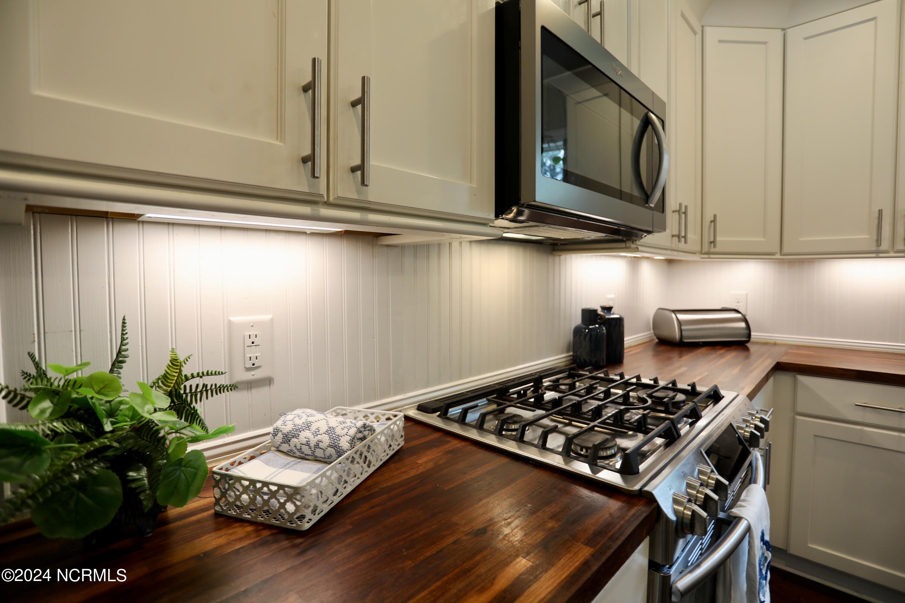 135 Autumn Ridge Lane Aberdeen, NC 28315 - Photo 29 of 78 023A9429