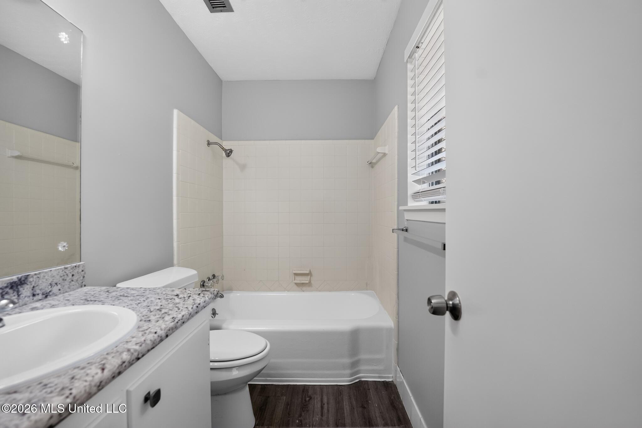 5305 Keele Street Jackson, MS 39206 - Photo 18 of 21 20_5305_Keele_St-Bathroom-0373