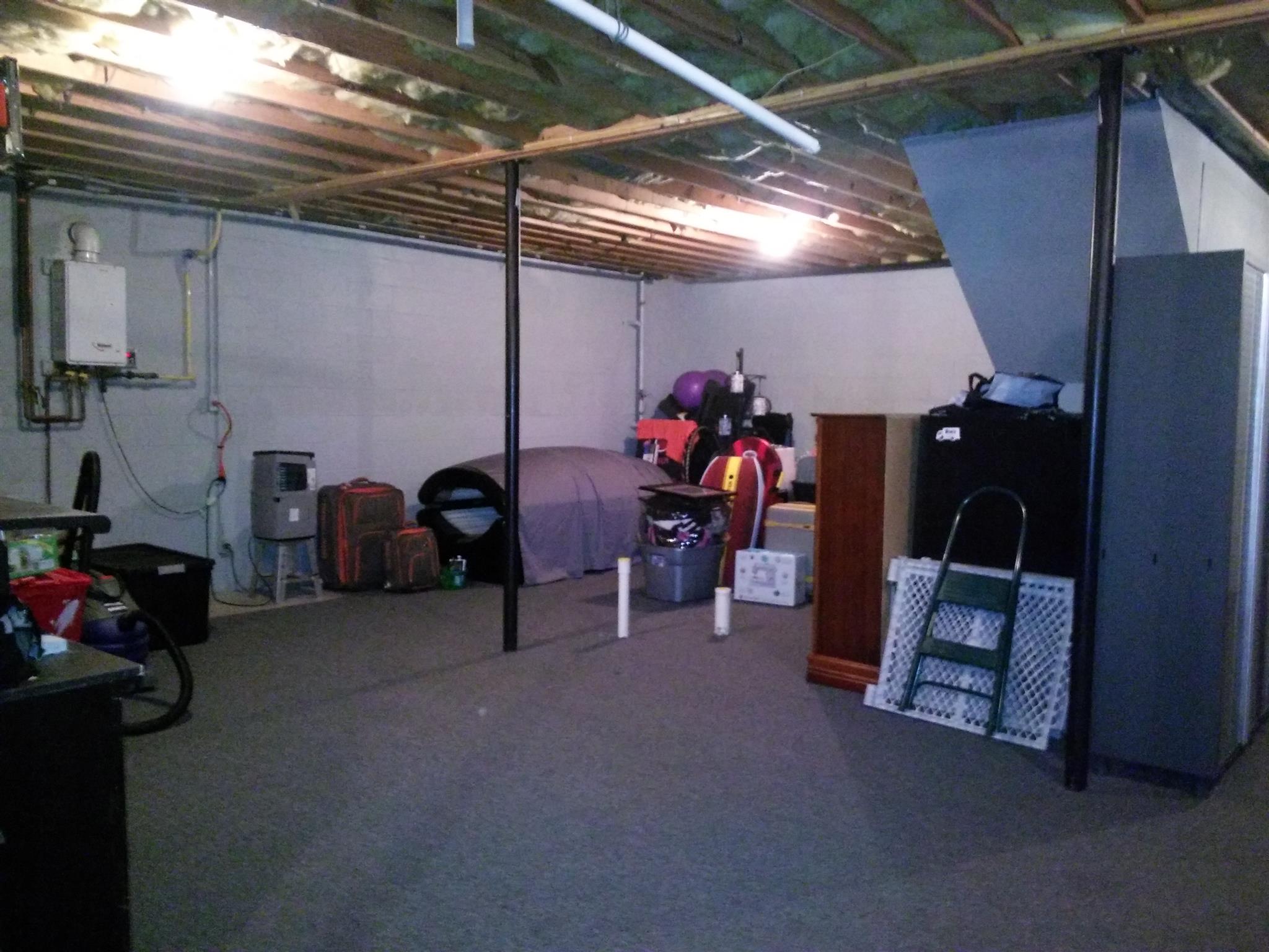 1040 Drake Road Clarksville, TN 37043 - Photo 20 of 29 a view of a room with gym equipment