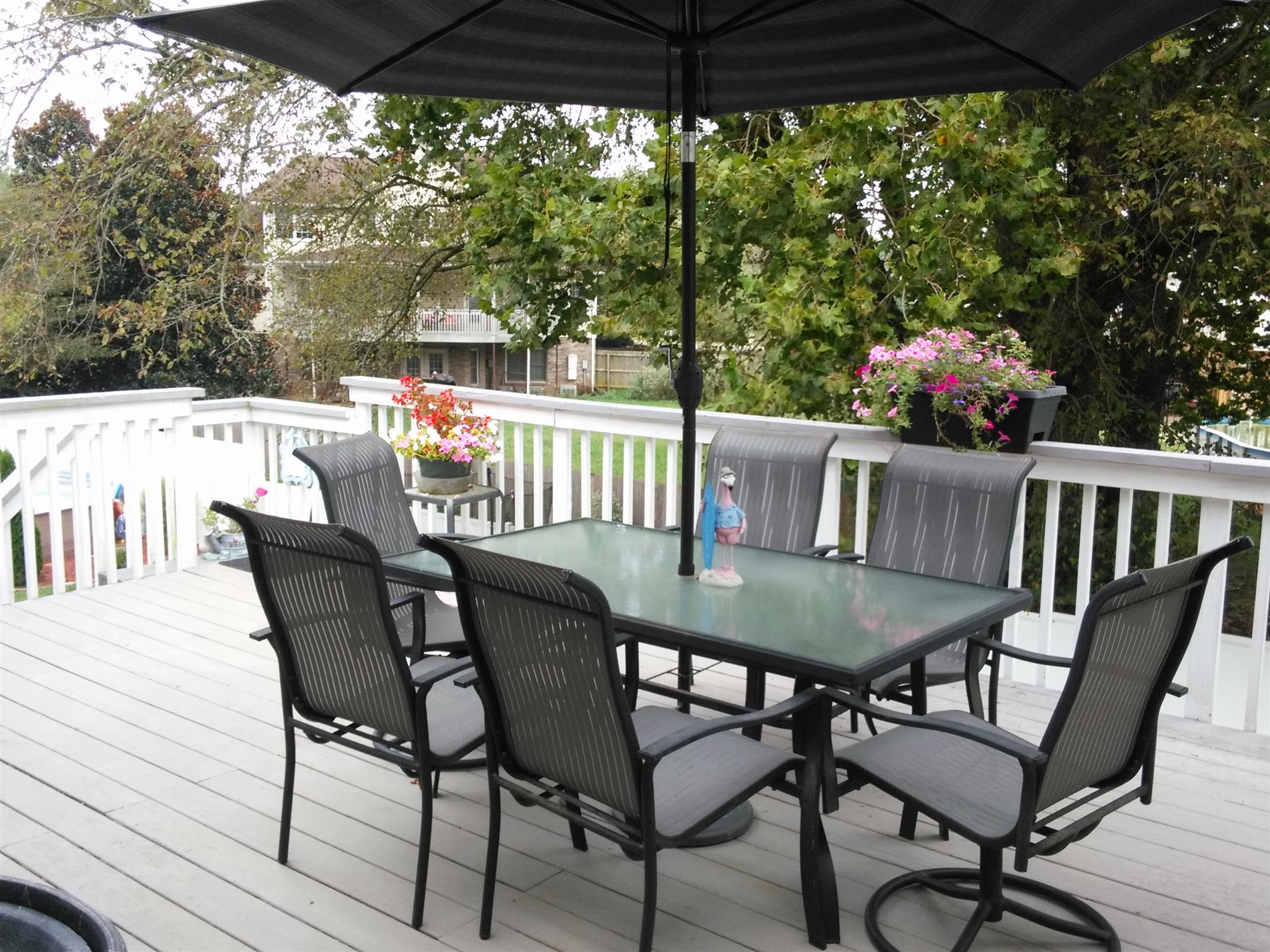 1040 Drake Road Clarksville, TN 37043 - Photo 25 of 29 a view of balcony with furniture and a garden