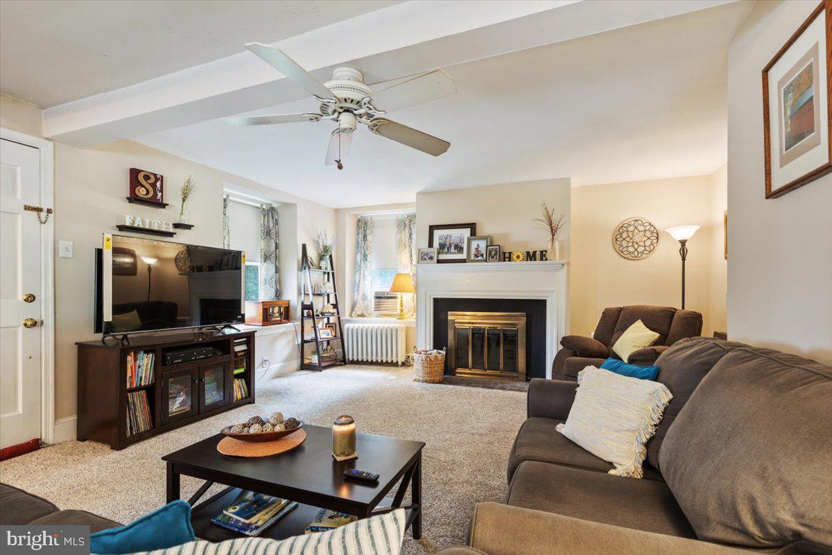 143 Middletown Road Media, PA 19063 - Photo 11 of 56 Spacious Living Room