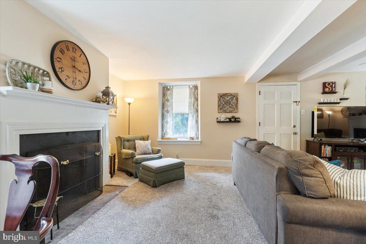 143 Middletown Road Media, PA 19063 - Photo 18 of 56 Living Room