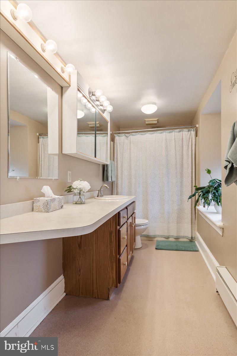 143 Middletown Road Media, PA 19063 - Photo 35 of 56 Spacious Full Bathroom