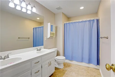 $500,000 | 6715 West 148th Terrace, Overland Park, KS 66223