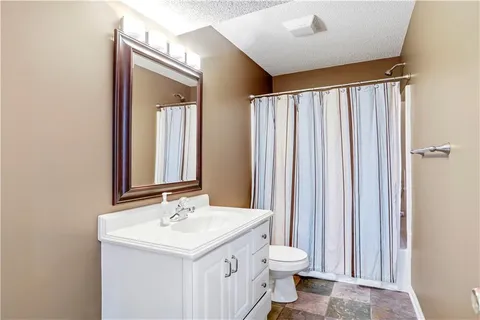 $500,000 | 6715 West 148th Terrace, Overland Park, KS 66223