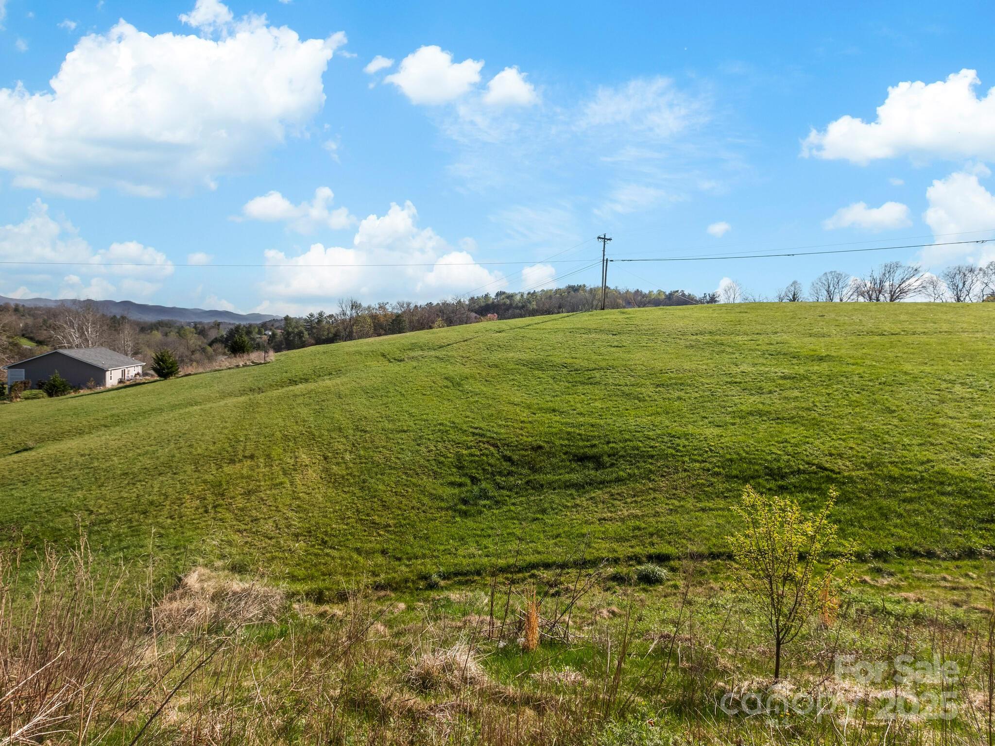 99999 Sprouse Town Road Weaverville, NC 28787 - Photo 10 of 20 a view of an ocean