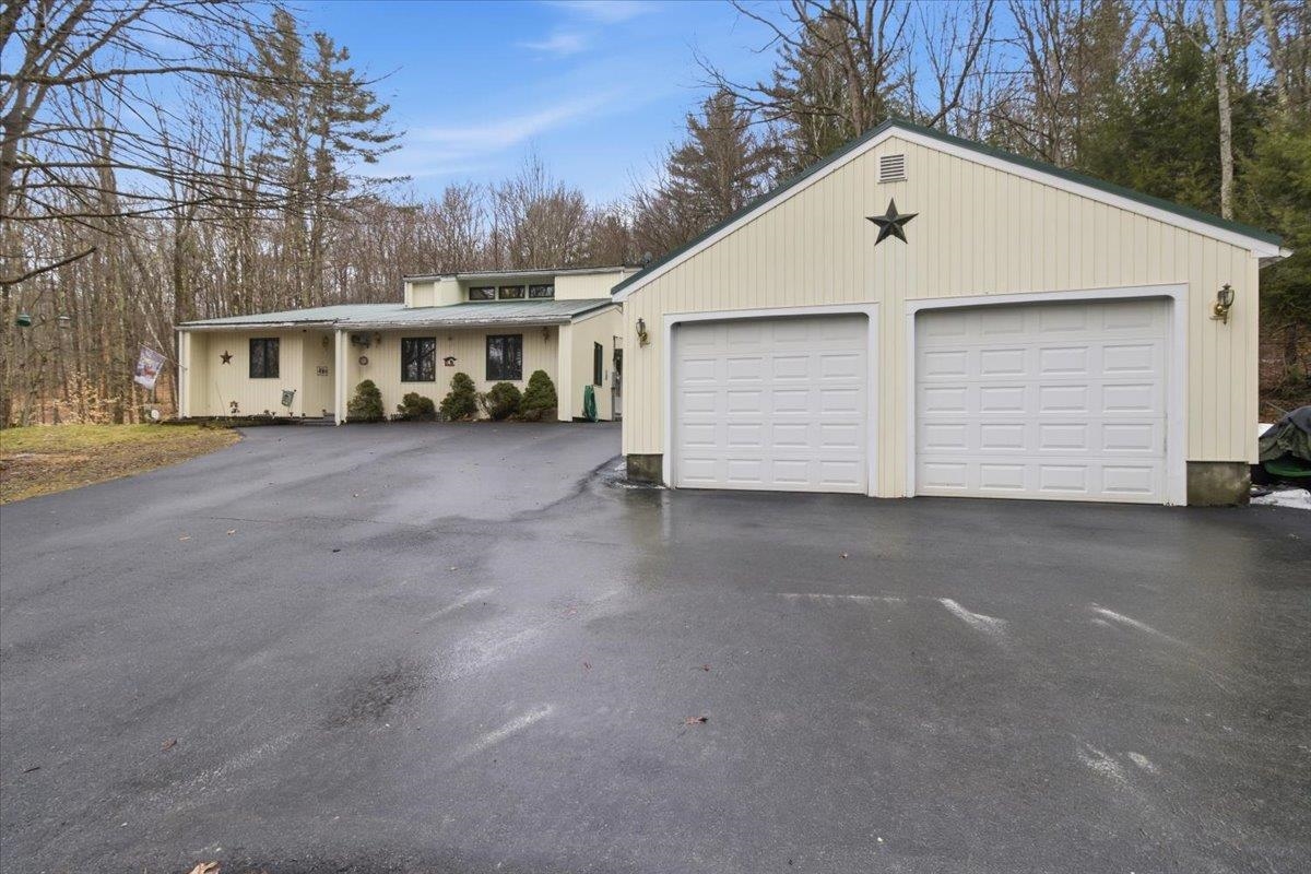 760 West Mountain Road Shaftsbury, VT 05262 - Photo 1 of 34