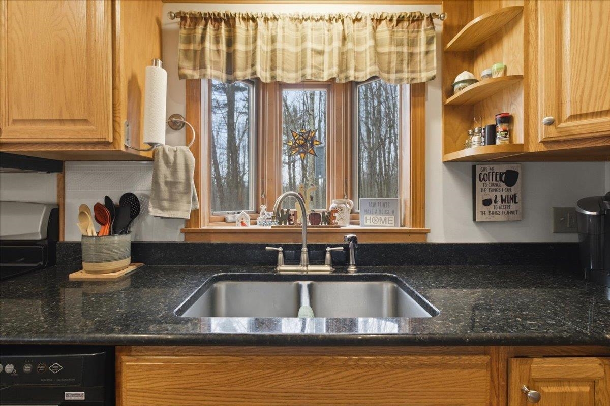 760 West Mountain Road Shaftsbury, VT 05262 - Photo 16 of 34