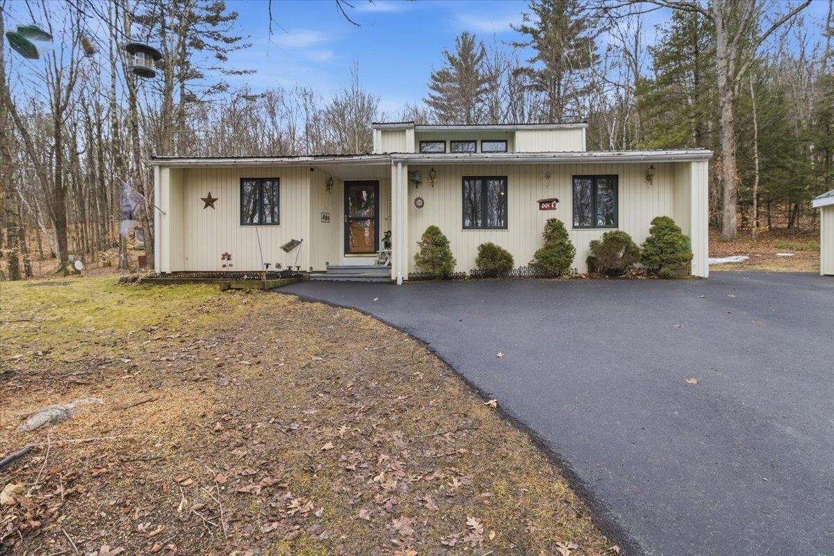 760 West Mountain Road Shaftsbury, VT 05262 - Photo 2 of 34