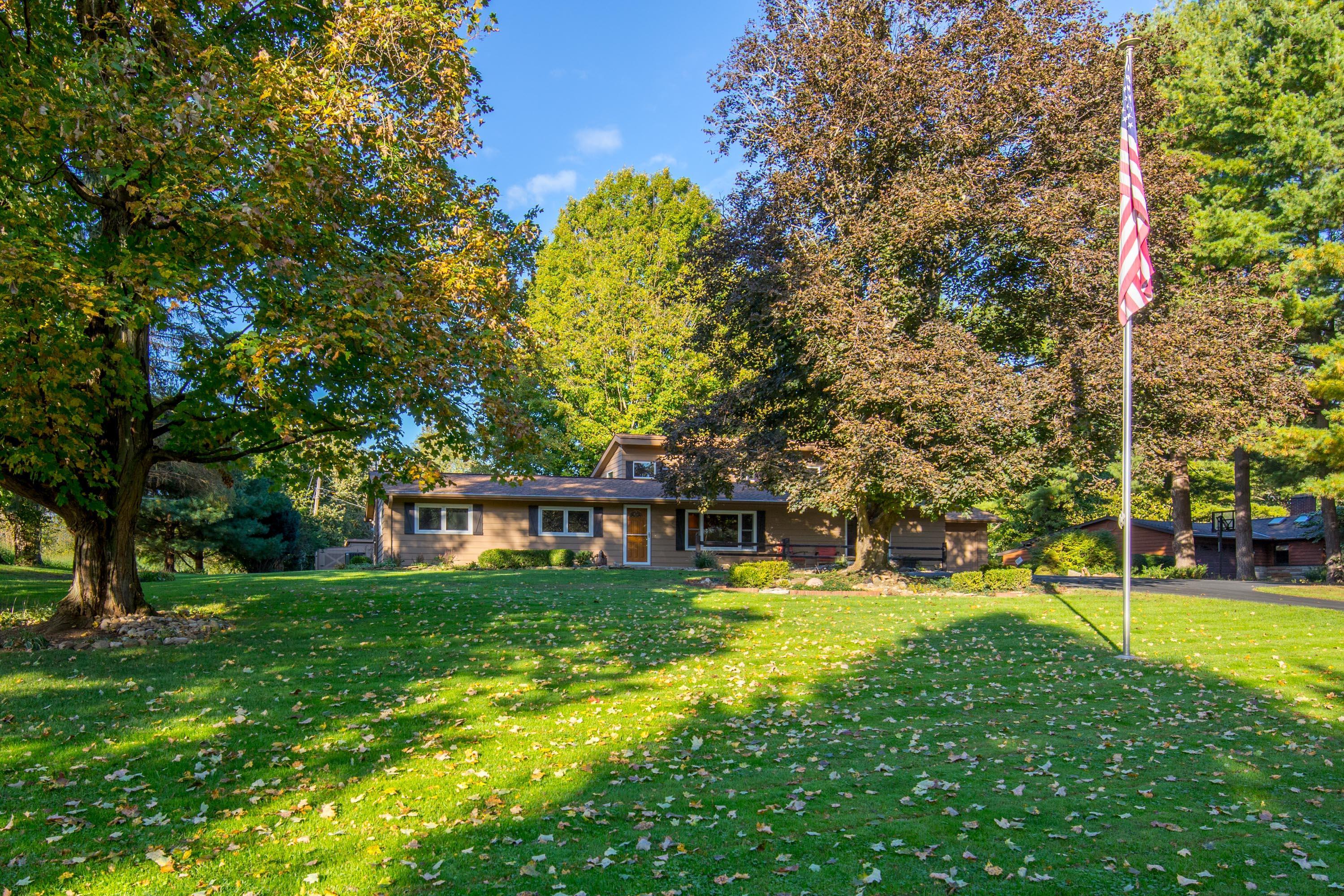 1960 Stratford Road Delaware, OH 43015 - Photo 1 of 30 Gallery Image 1