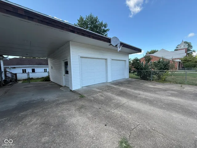 $159,500 | 255 North Willow Street, Dana, IN 47847