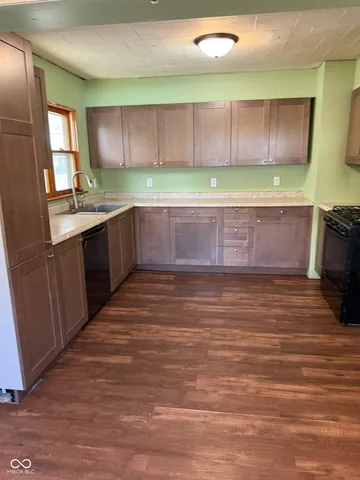 $159,500 | 255 North Willow Street, Dana, IN 47847