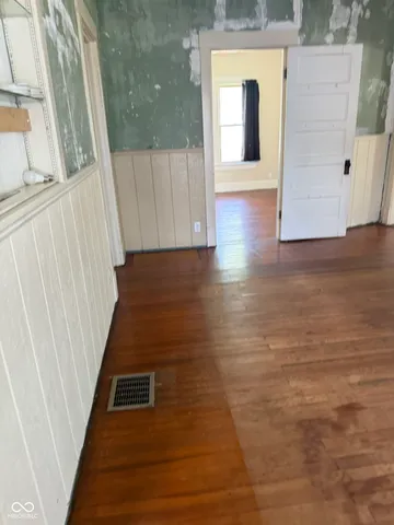 $159,500 | 255 North Willow Street, Dana, IN 47847