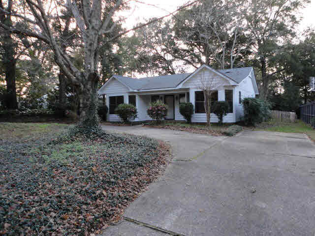 805 Bon Secour Avenue Fairhope, AL 36532 - Photo 2 of 14 Front