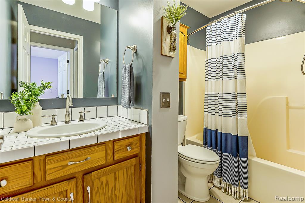 411 Springwell Lane Howell, MI 48843 - Photo 14 of 33