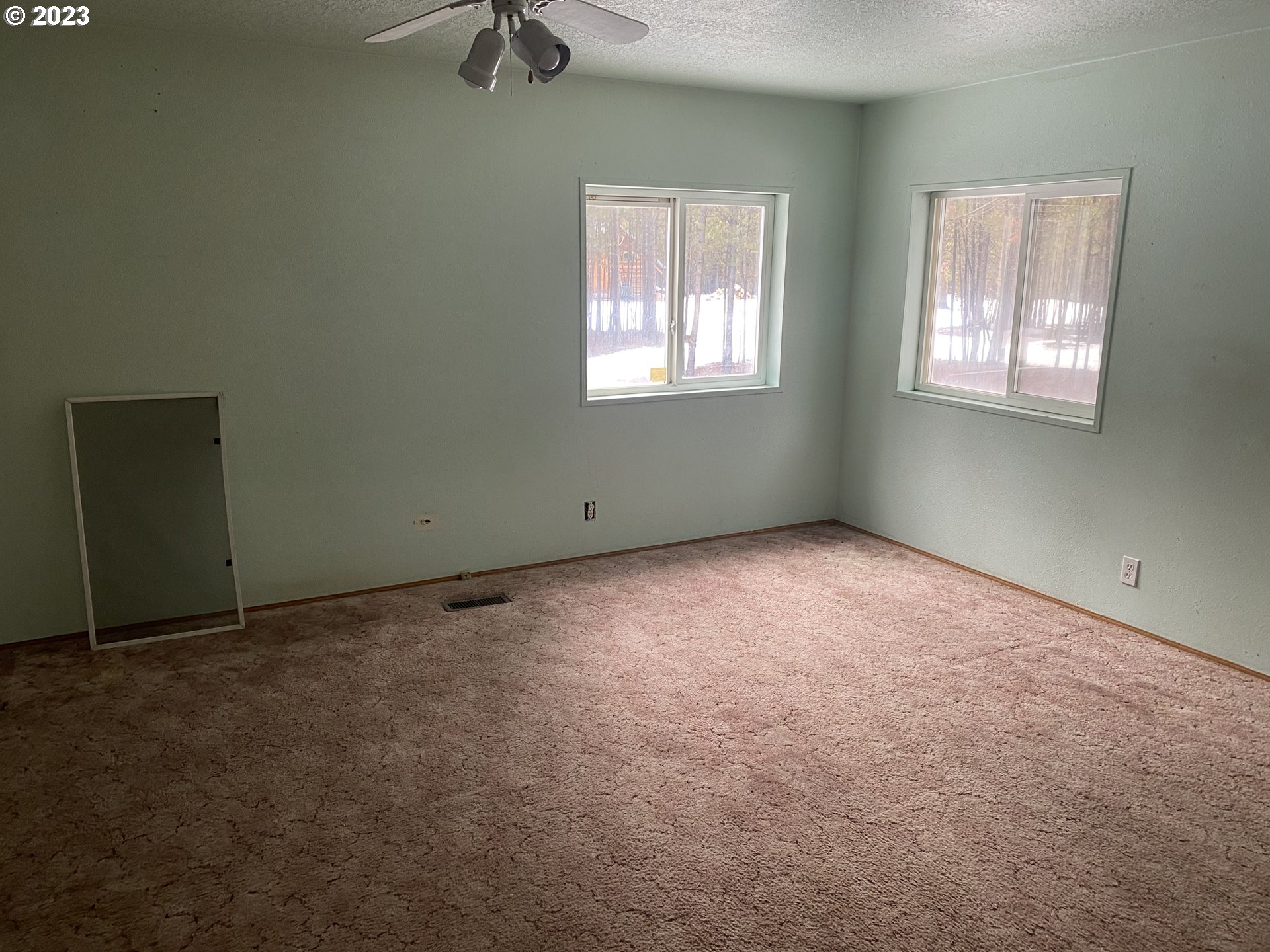 1033 Yoke Road La Pine, OR 97739 - Photo 15 of 27 Bedroom