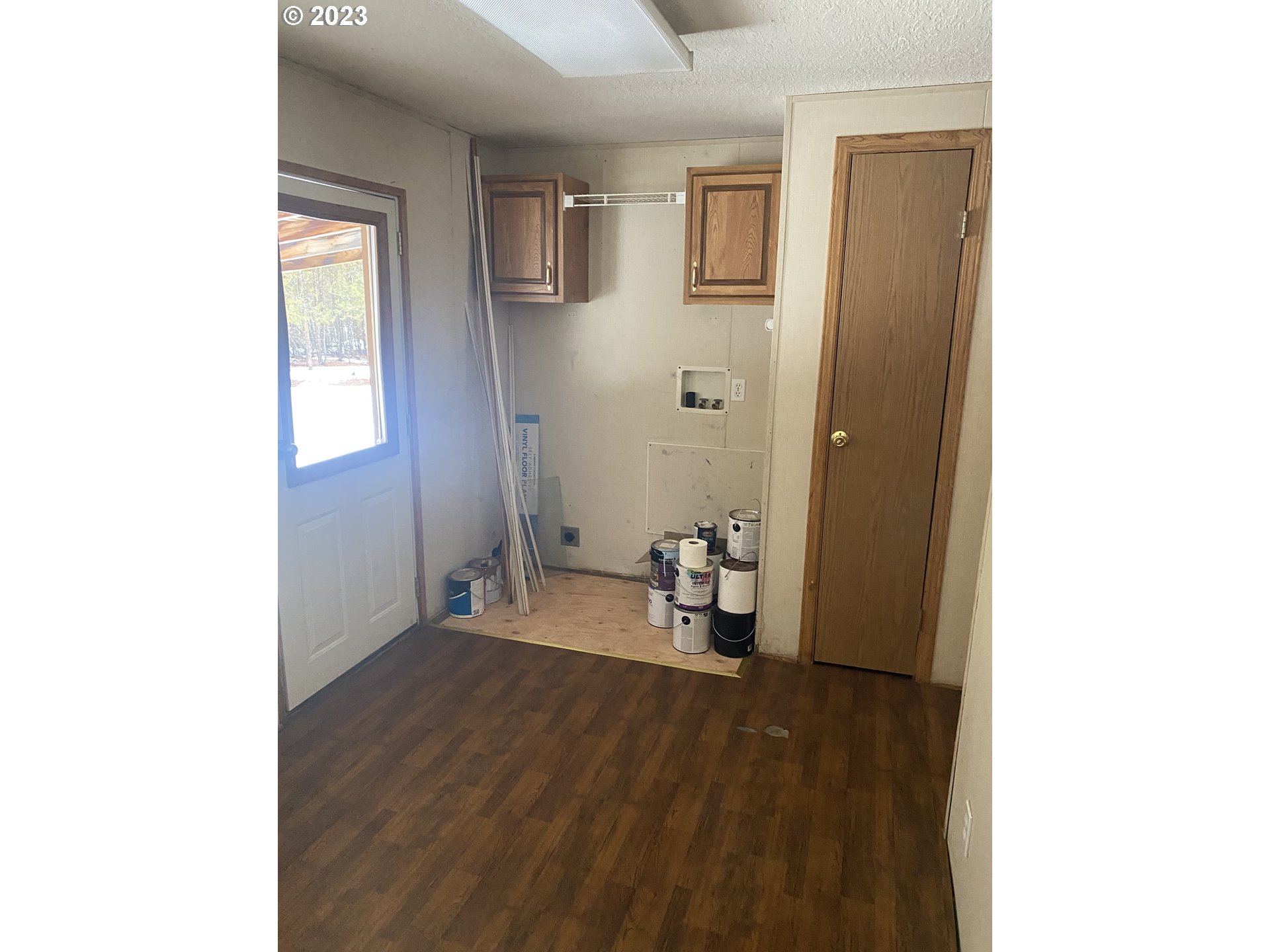 1033 Yoke Road La Pine, OR 97739 - Photo 23 of 27 Laundry